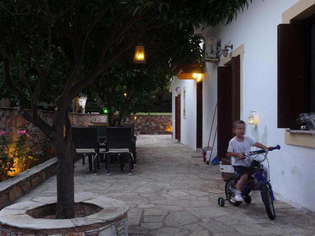 Melrose Aparthotel Skopelos Town Exterior photo